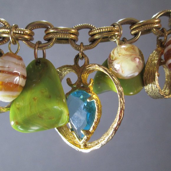 Gold and Green Charm Bracelet - Picture 4 of 8